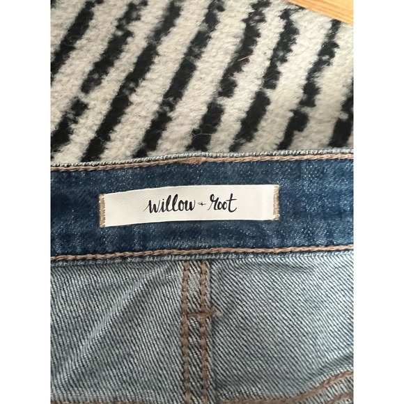 Willow and Root Distressed Light Wash Blue Jean Shorts - Picture 4 of 7